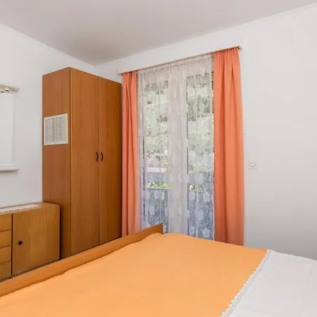 1 Bedroom Cozy In Bosana *