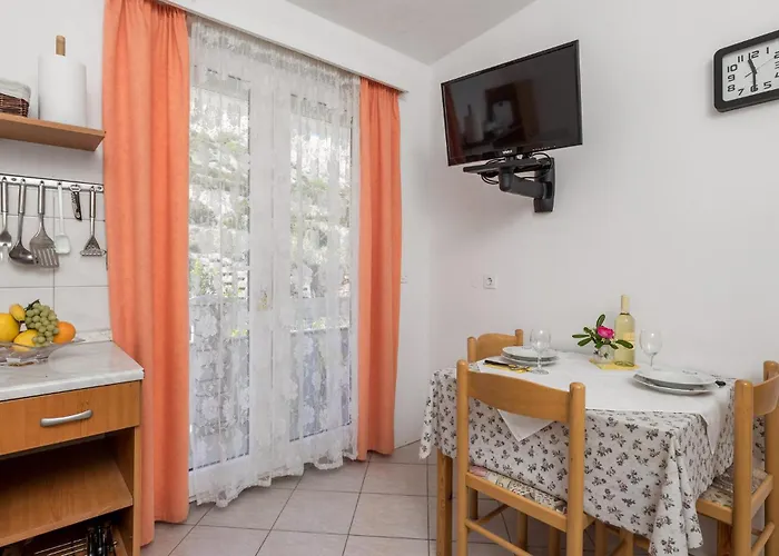 Appartement 1 Bedroom Stunning In Bosana *
