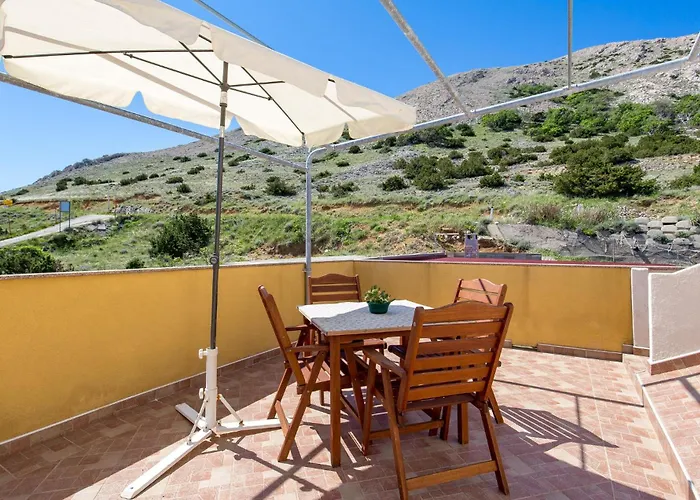 Appartement 1 Bedroom Stunning In Bosana *