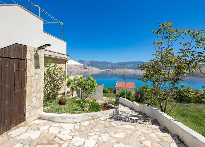 Appartement 1 Bedroom Stunning In Bosana Kolan